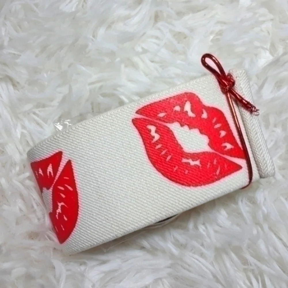 Vintage Holiday Lips Print Stretchy Belt-White